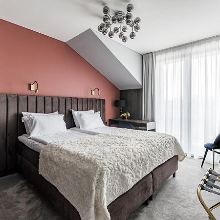 Oginski Hotel Плунге Экстерьер фото